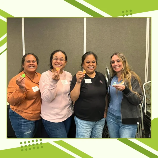 Smile big and show us your DUCKS!

#hifamilydental
#LeadershipTeam
#TuesYay
#happysmiles 
#contagious